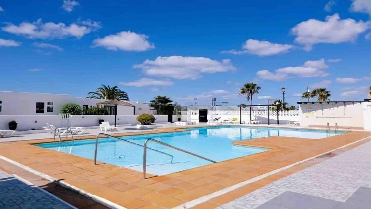 1 soveværelse Lejlighed til salg i Puerto del Carmen med swimmingpool - € 258.000 (Ref: 9628254)