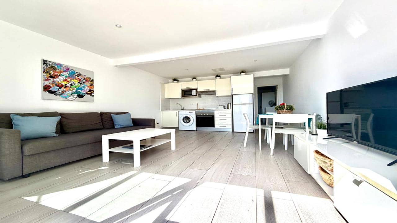 1 soveværelse Lejlighed til salg i Puerto del Carmen med swimmingpool - € 258.000 (Ref: 9628254)