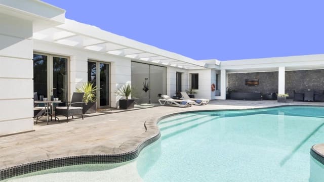 Villa till salu i Puerto del Carmen, Tías med pool garage - 1 599 000 € (Ref: 9652302)