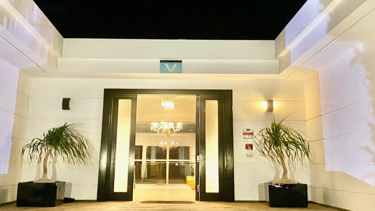 Villa for sale in Puerto del Carmen with pool garage - € 1,599,000 (Ref: 9652302)