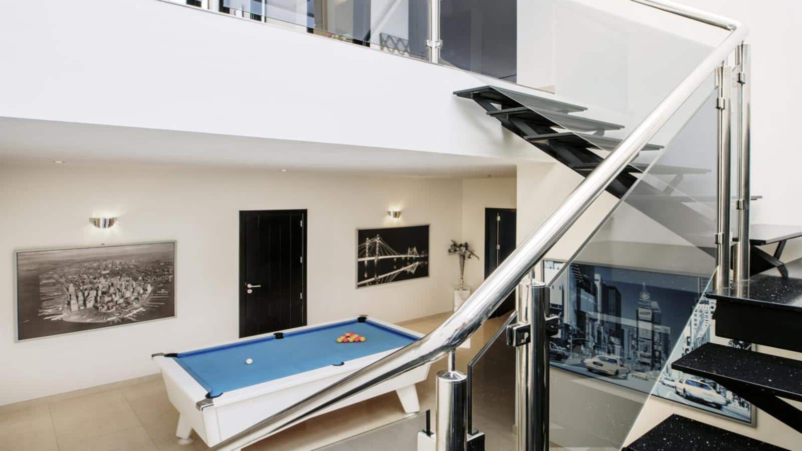 Villa for sale in Puerto del Carmen with pool garage - € 1,599,000 (Ref: 9652302)