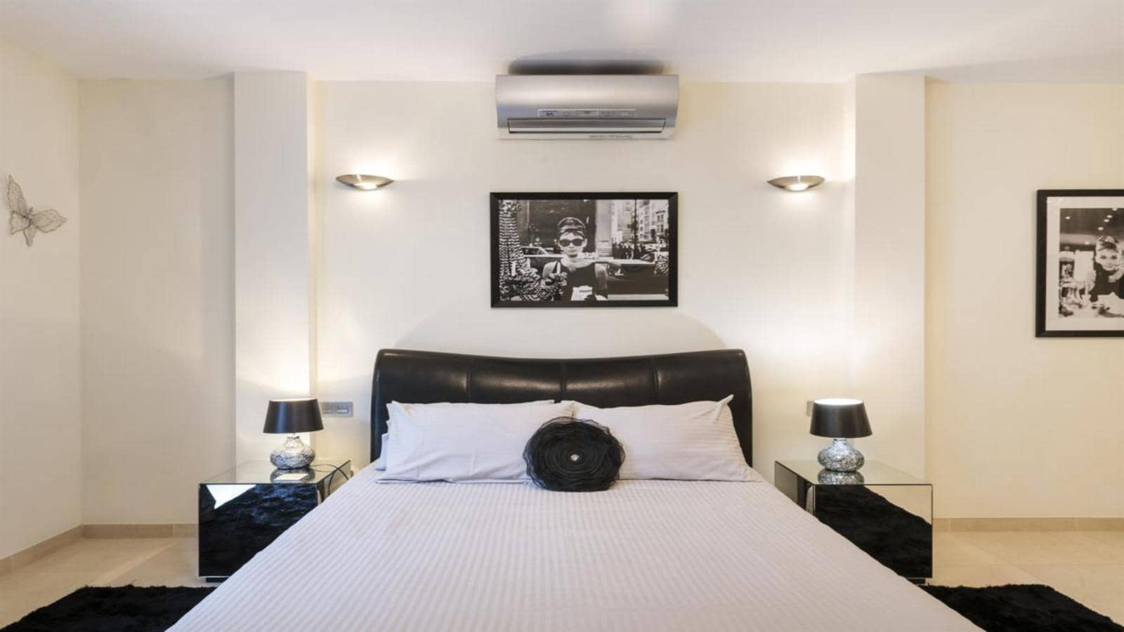 Villa for sale in Puerto del Carmen with pool garage - € 1,599,000 (Ref: 9652302)