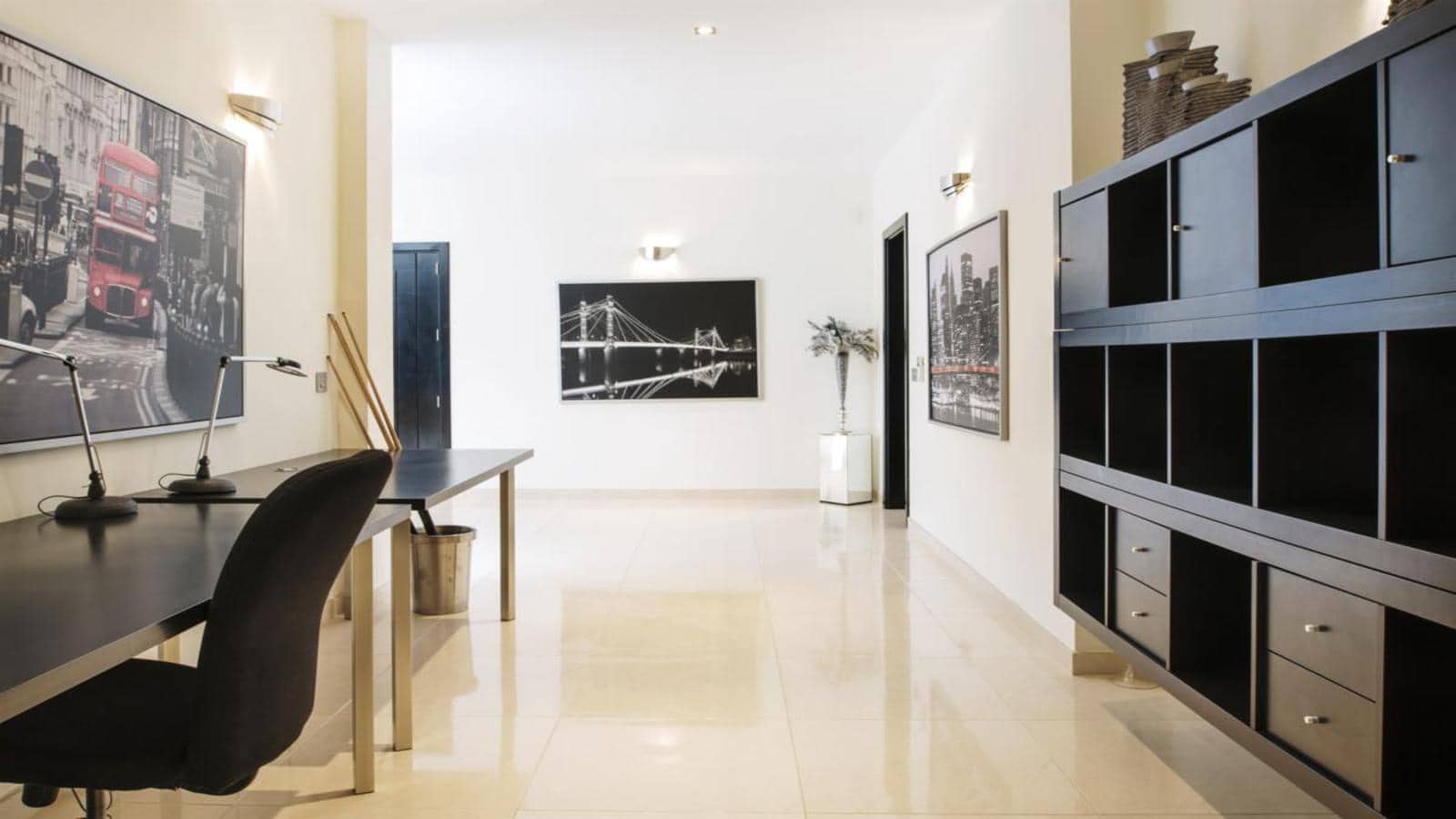 Villa for sale in Puerto del Carmen with pool garage - € 1,599,000 (Ref: 9652302)