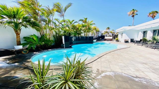 Villa in vendita in Puerto del Carmen, Tías con piscina garage - 1.599.000 € (Rif: 9652302)