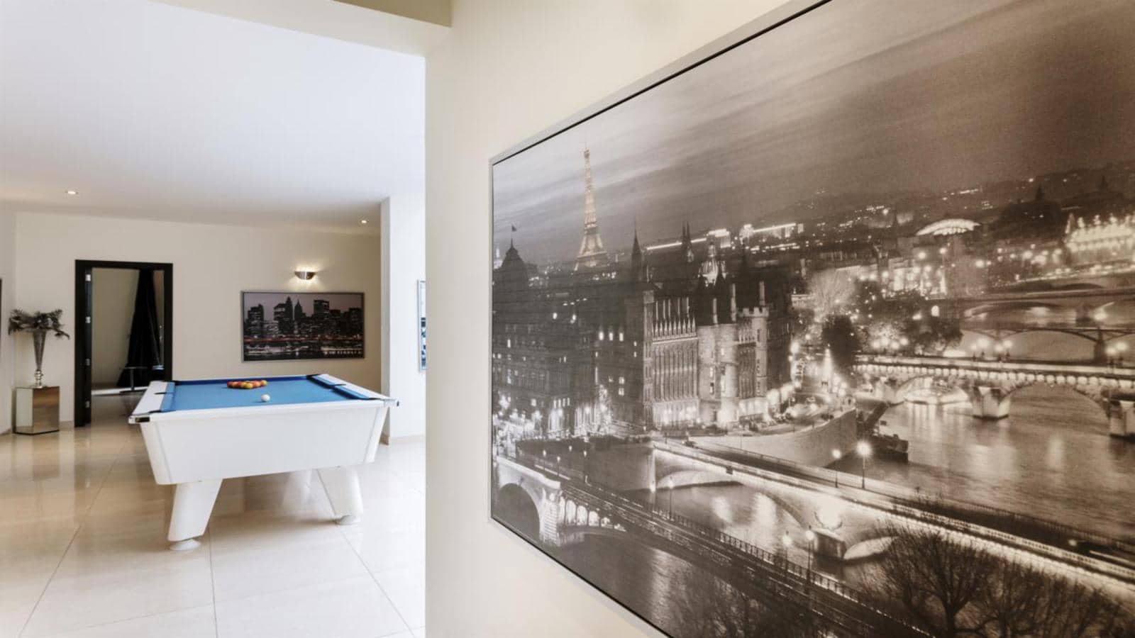 Villa for sale in Puerto del Carmen with pool garage - € 1,599,000 (Ref: 9652302)