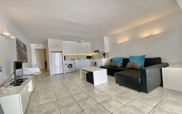 1 chambre Appartement à vendre à Puerto del Carmen, Tías avec piscine - 239 000 € (Ref: 9874042)
