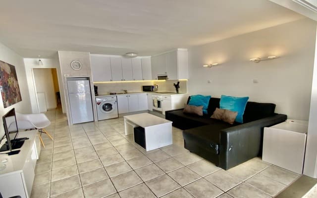 1 chambre Appartement à vendre à Puerto del Carmen, Tías avec piscine - 239 000 € (Ref: 9874042)