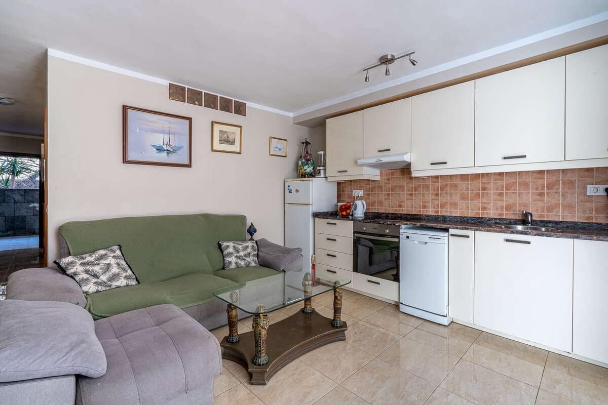 1 soverom Leilighet til salgs i Puerto del Carmen med svømmebasseng - € 199 000 (Ref: 9971511)