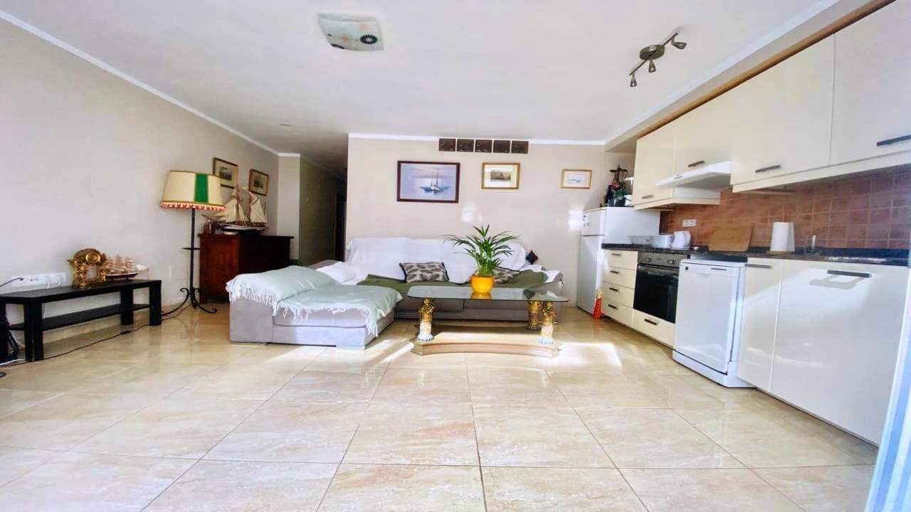 1 soverom Leilighet til salgs i Puerto del Carmen med svømmebasseng - € 199 000 (Ref: 9971511)