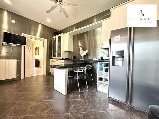 5 bedroom Villa for sale in Altea with pool garage - € 1,375,000 (Ref: 8303356)