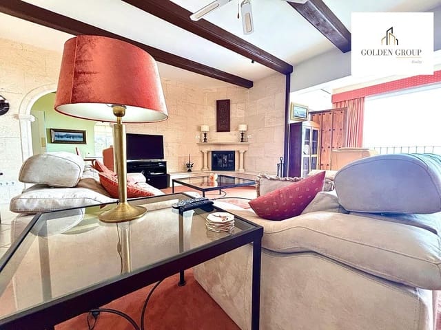 5 bedroom Villa for sale in Altea with pool garage - € 1,375,000 (Ref: 8303356)