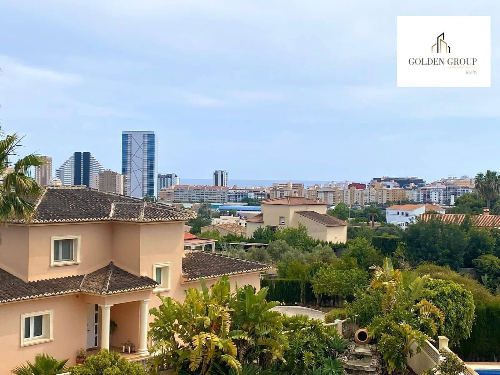 4 sypialnia Willa na sprzedaż w Calpe / Calp z basenem garażem - 890 000 € (Ref: 8324997)