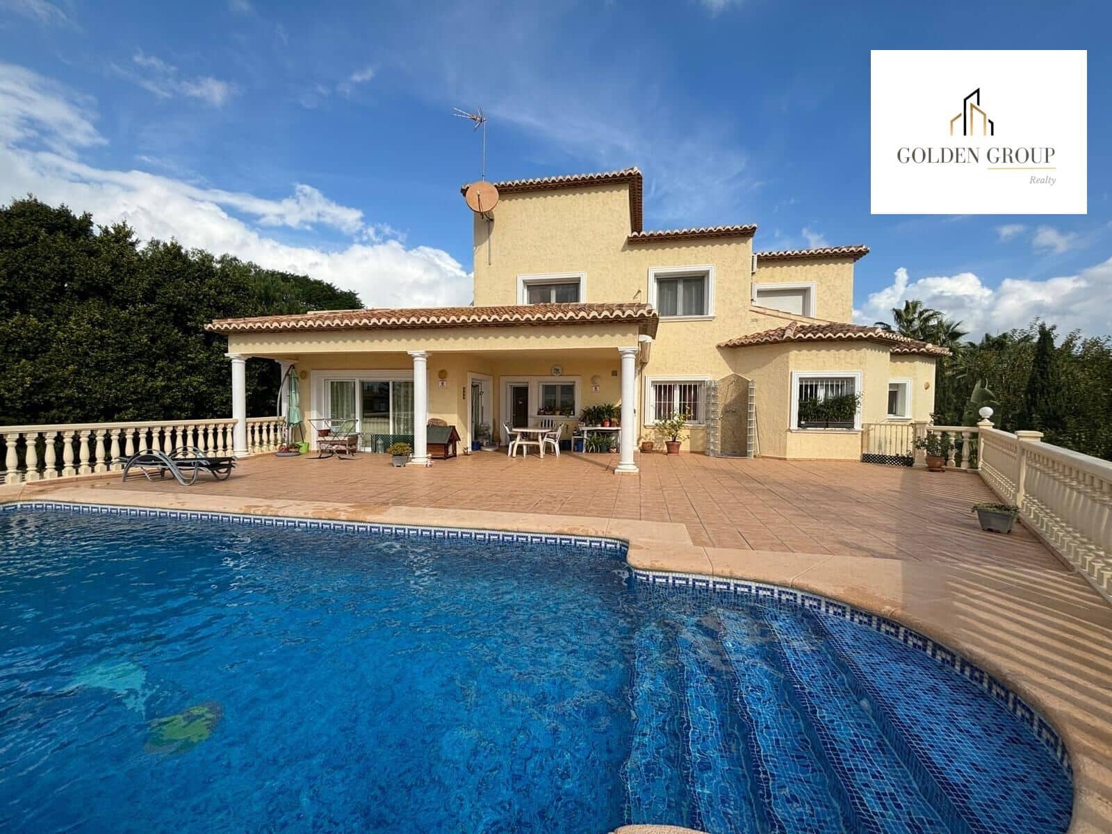 4 sypialnia Willa na sprzedaż w Calpe / Calp z basenem garażem - 890 000 € (Ref: 8324997)