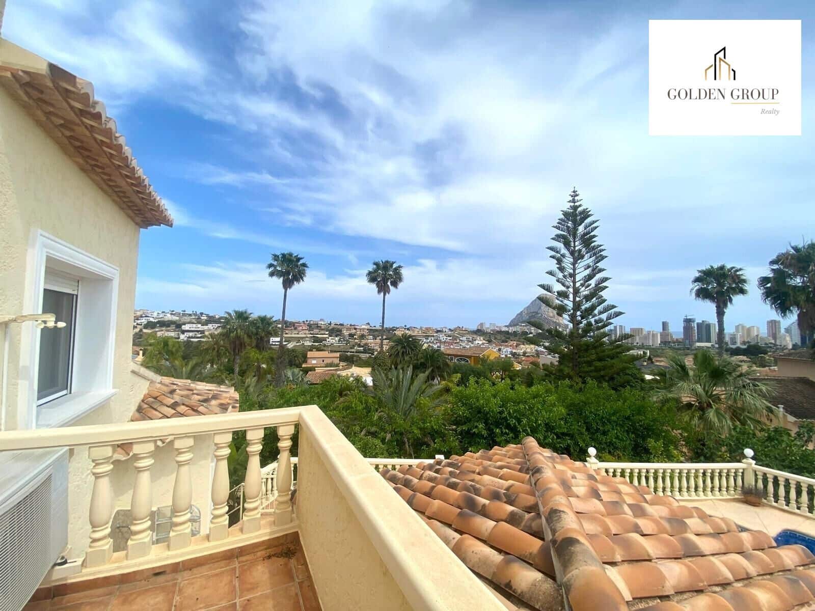 4 sypialnia Willa na sprzedaż w Calpe / Calp z basenem garażem - 890 000 € (Ref: 8324997)