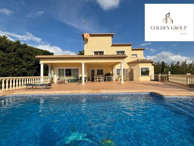 4 soverom Villa til salgs i Calpe / Calp med svømmebasseng garasje - € 890 000 (Ref: 8324997)