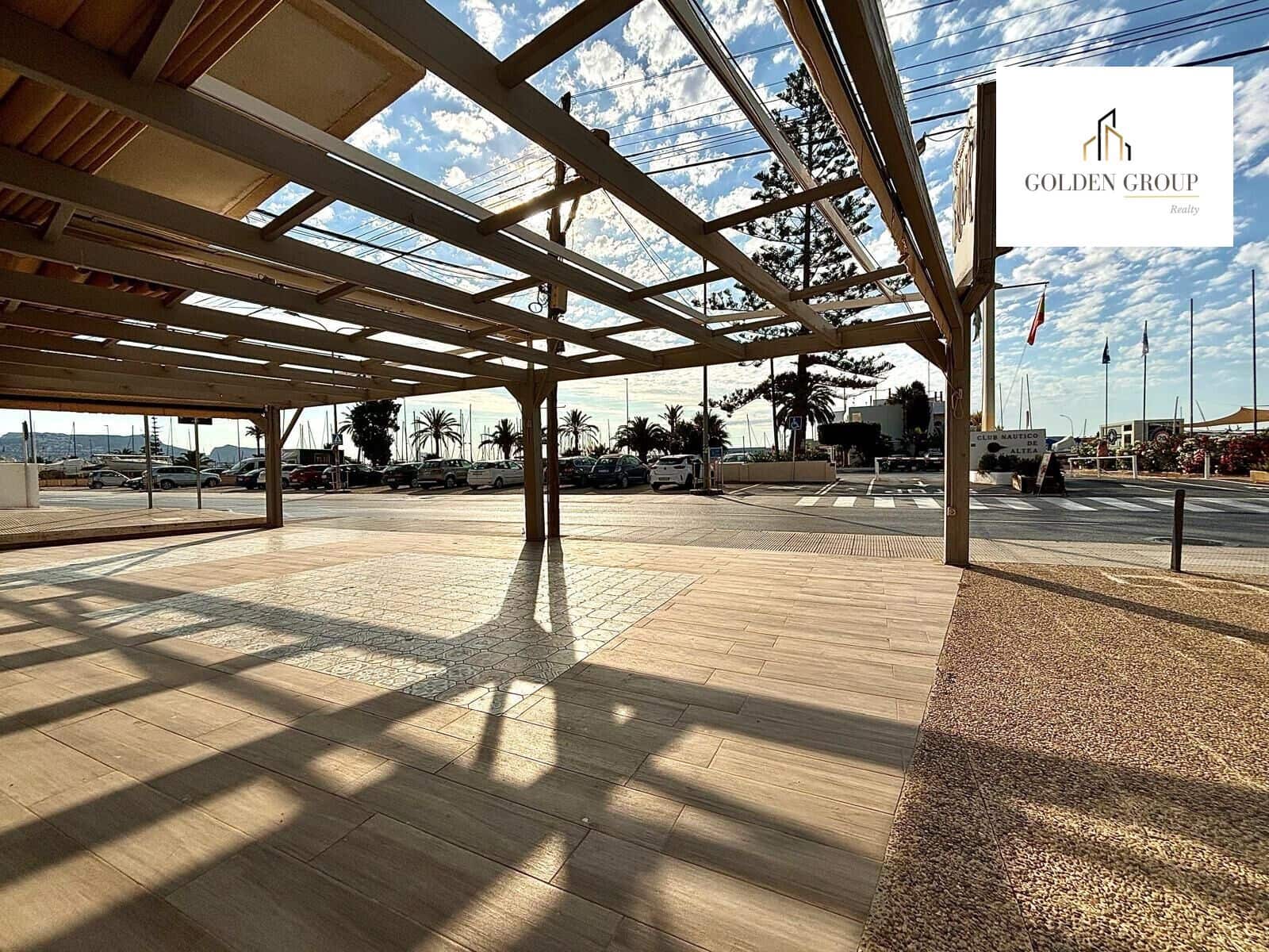 Kaupallinen myytävänä paikassa Altea - 695 000 € (Ref: 8392733)