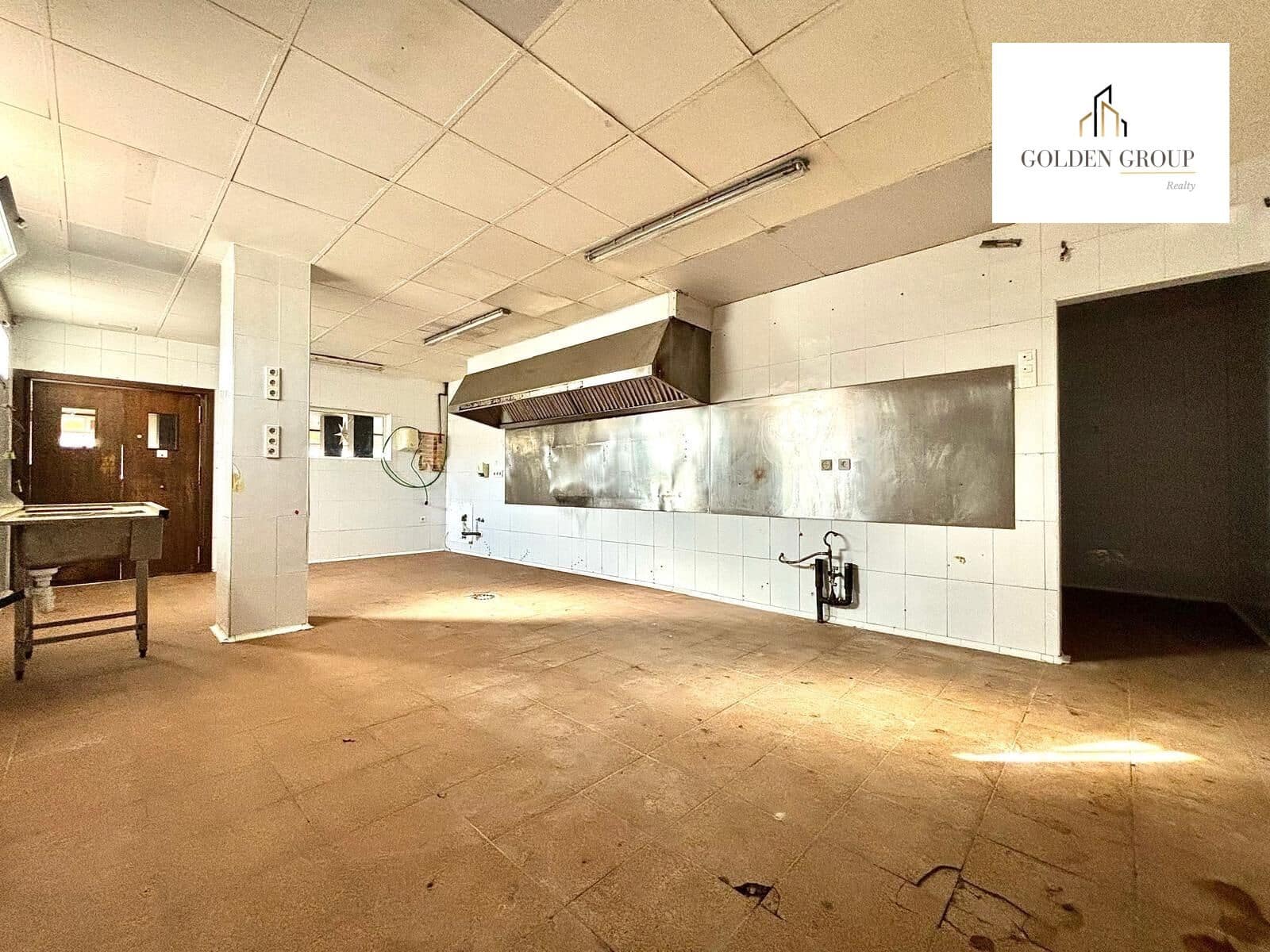 Kaupallinen myytävänä paikassa Altea - 695 000 € (Ref: 8392733)