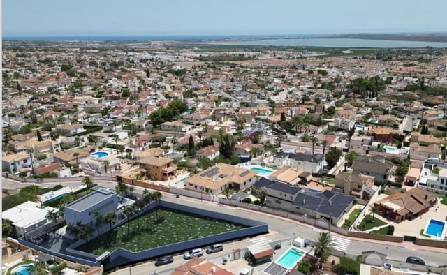 3 bedroom Villa for sale in Ciudad Quesada, Rojales with pool garage - € 899,900 (Ref: 8582257)