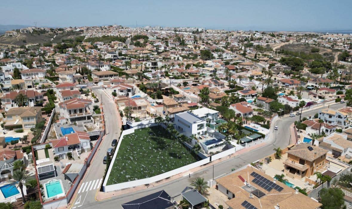 3 bedroom Villa for sale in Ciudad Quesada with pool garage - € 899,900 (Ref: 8582257)