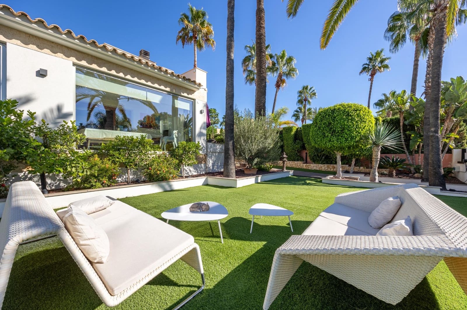 6 bedroom Villa for sale in Benidorm with pool garage - € 1,440,000 (Ref: 8610475)