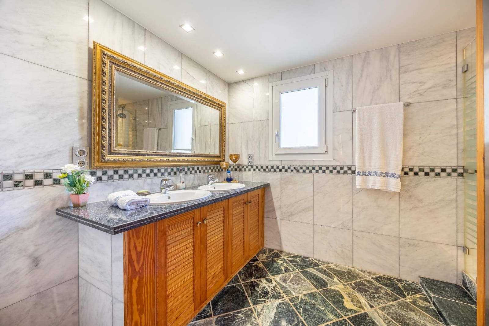 Chalet de 6 habitaciones en Benidorm en venta con piscina garaje - 1.440.000 € (Ref: 8610475)