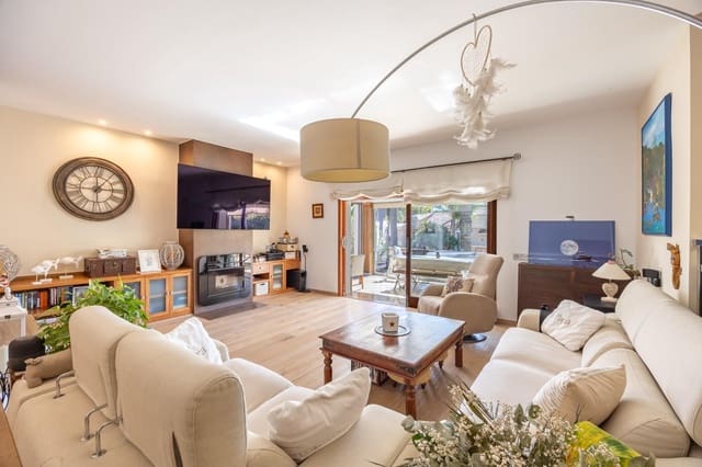 6 bedroom Villa for sale in Benidorm with pool garage - € 1,440,000 (Ref: 8610475)