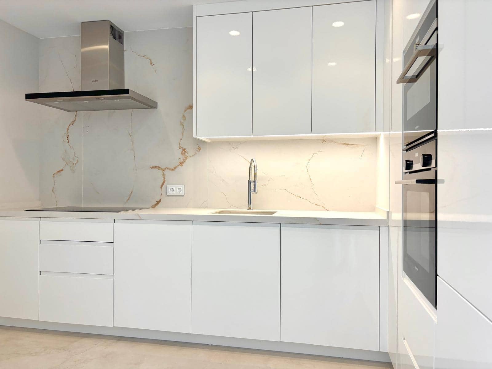 3 slaapkamer Appartement te koop in Benidorm met zwembad garage - € 1.650.000 (Ref: 8663291)