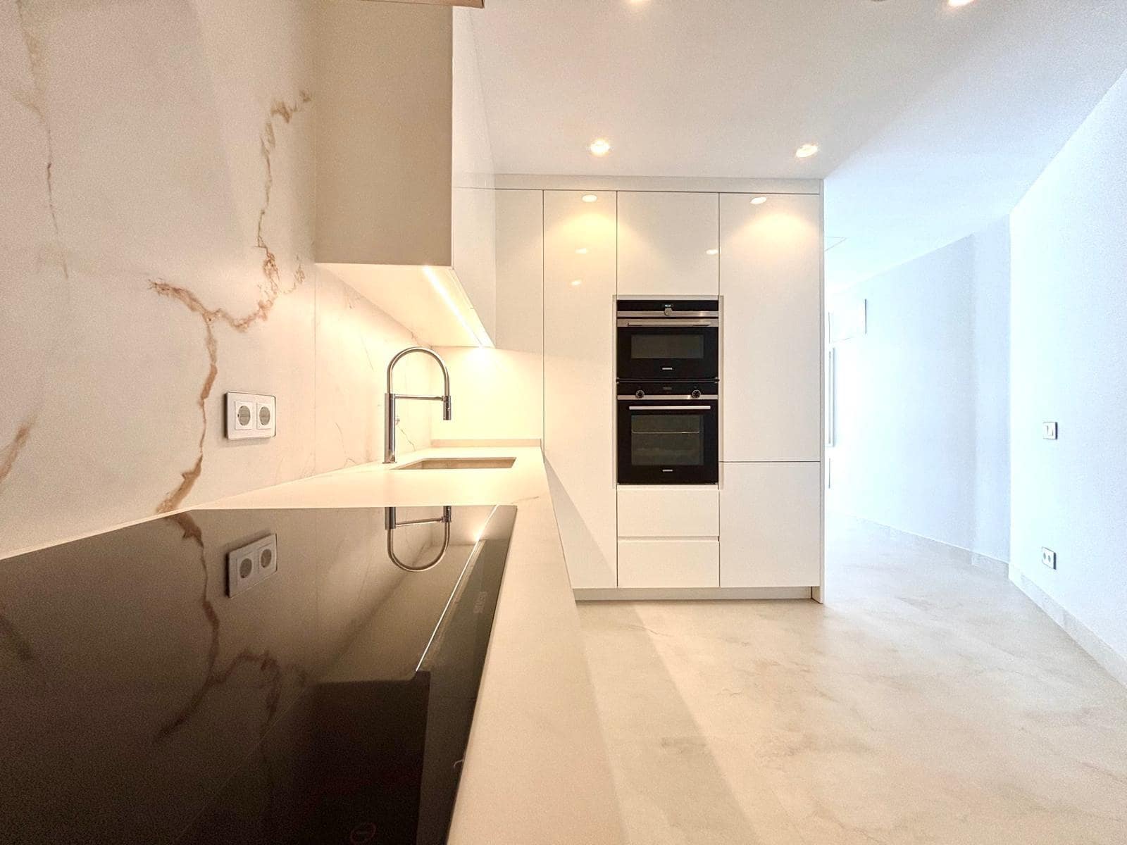 3 slaapkamer Appartement te koop in Benidorm met zwembad garage - € 1.650.000 (Ref: 8663291)