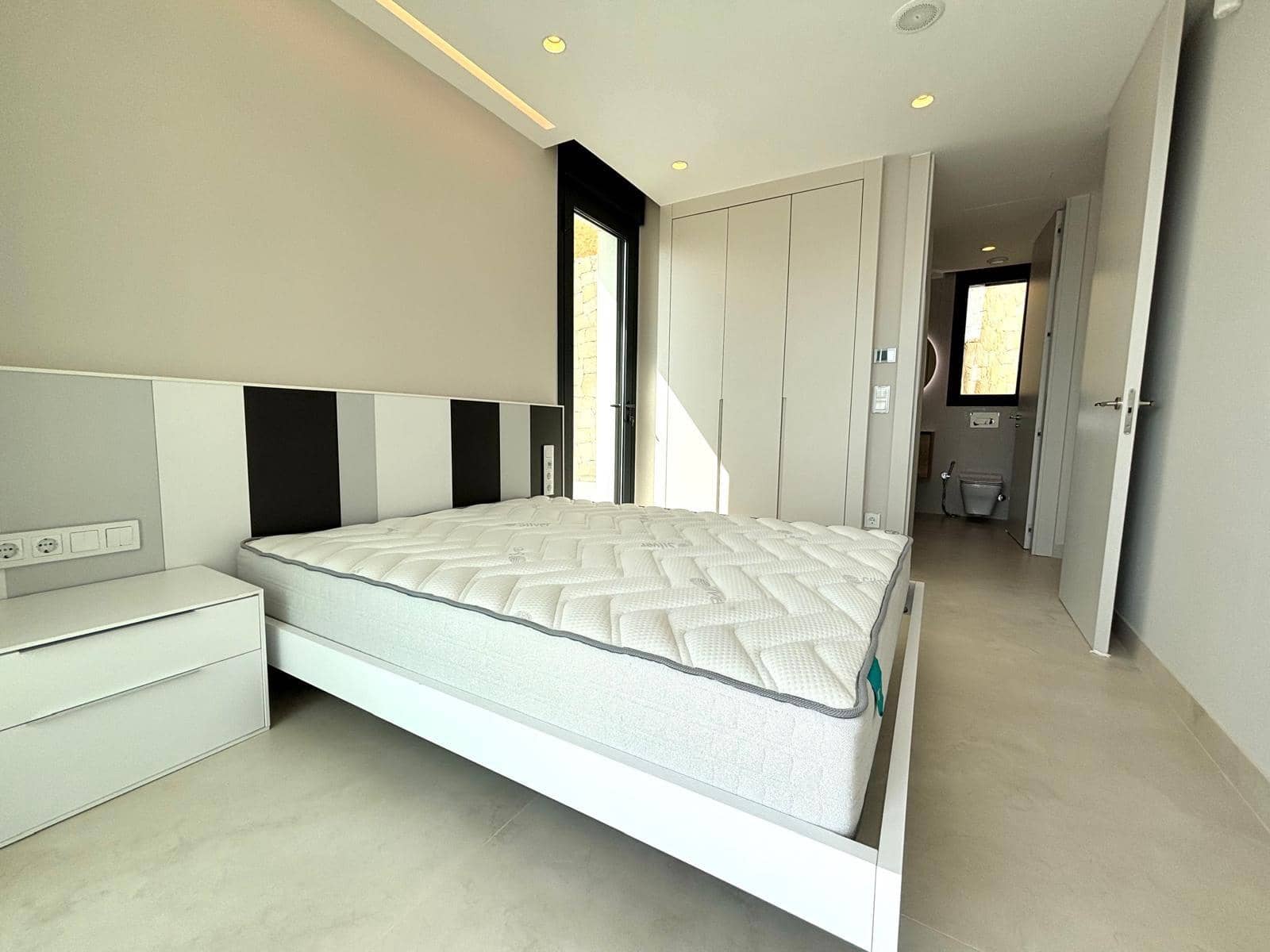 3 slaapkamer Appartement te koop in Benidorm met zwembad garage - € 1.650.000 (Ref: 8663291)