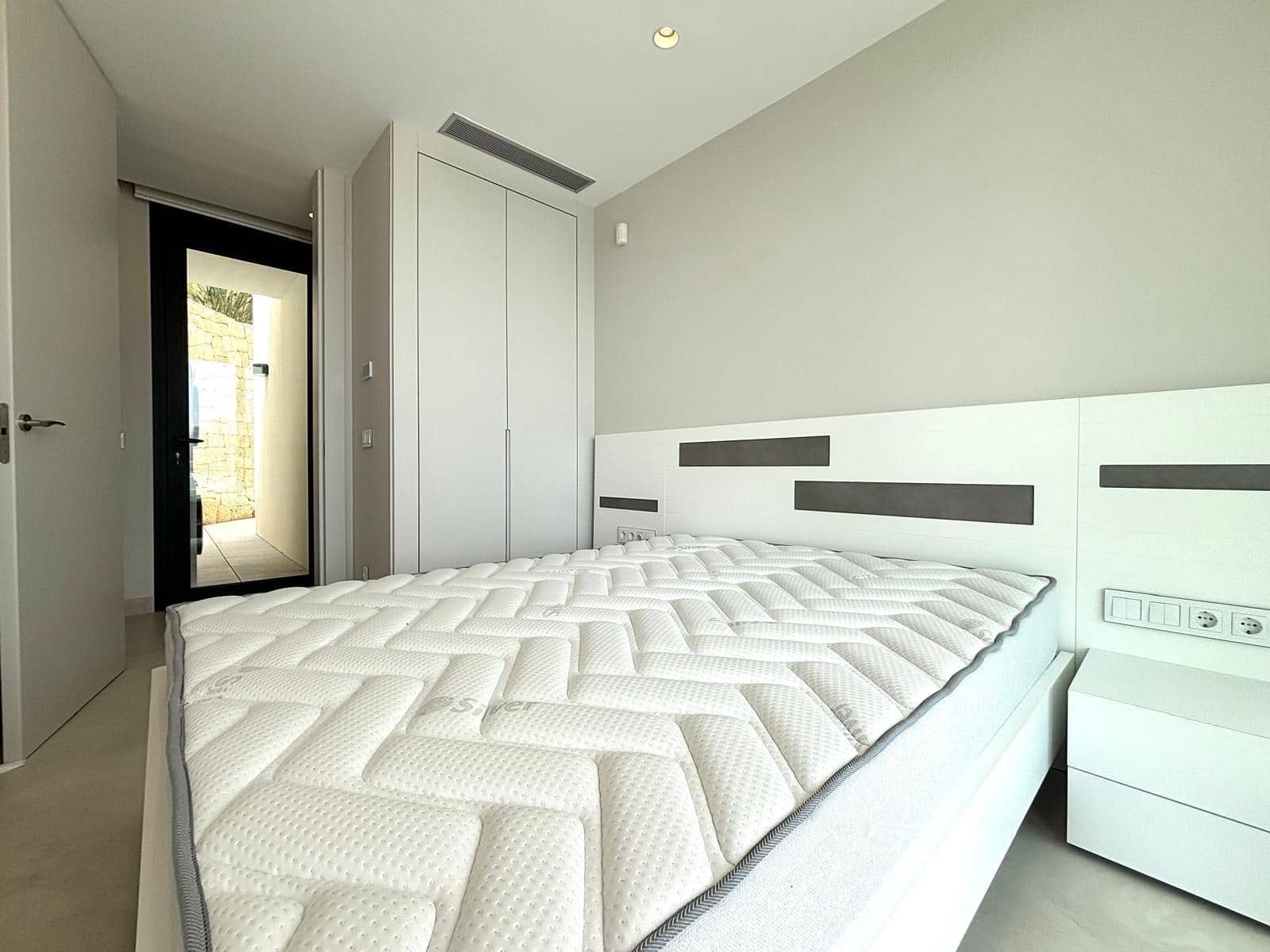 3 slaapkamer Appartement te koop in Benidorm met zwembad garage - € 1.650.000 (Ref: 8663291)