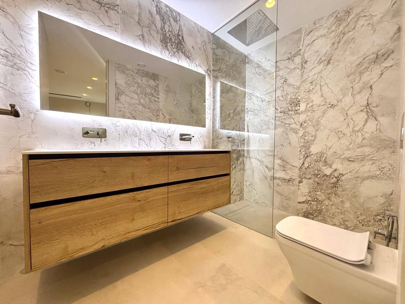 3 slaapkamer Appartement te koop in Benidorm met zwembad garage - € 1.650.000 (Ref: 8663291)