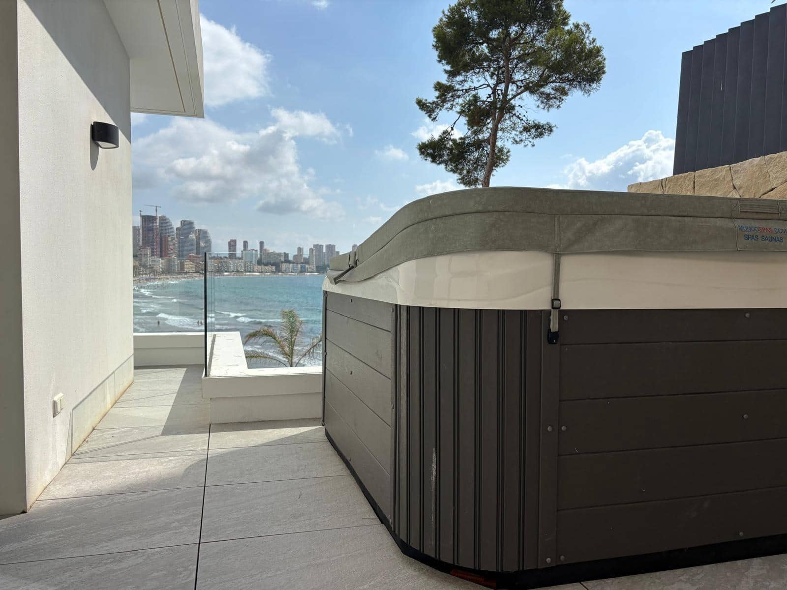 3 slaapkamer Appartement te koop in Benidorm met zwembad garage - € 1.650.000 (Ref: 8663291)