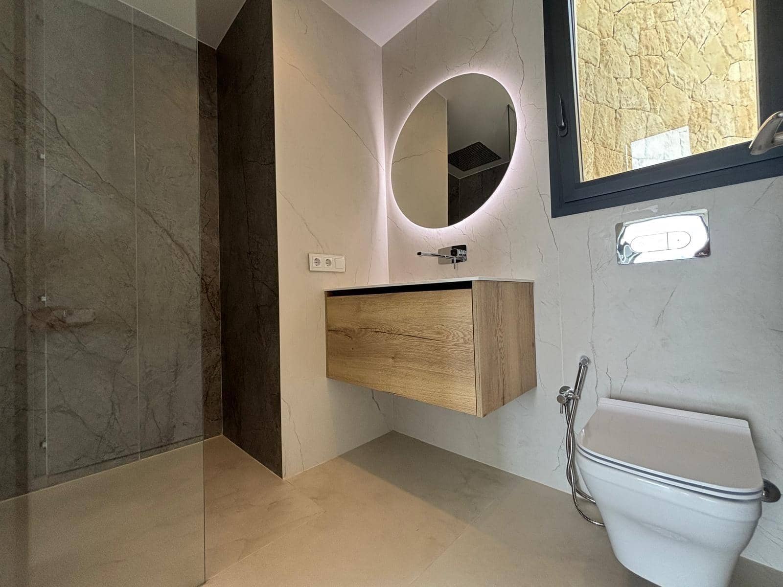 3 slaapkamer Appartement te koop in Benidorm met zwembad garage - € 1.650.000 (Ref: 8663291)