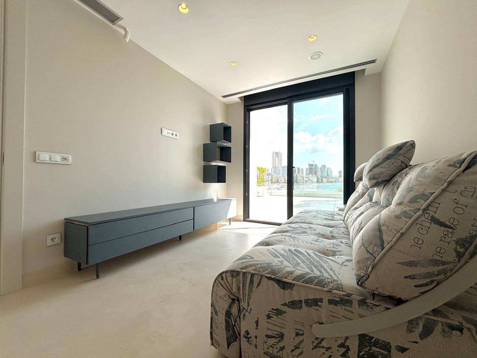 3 slaapkamer Appartement te koop in Benidorm met zwembad garage - € 1.650.000 (Ref: 8663291)