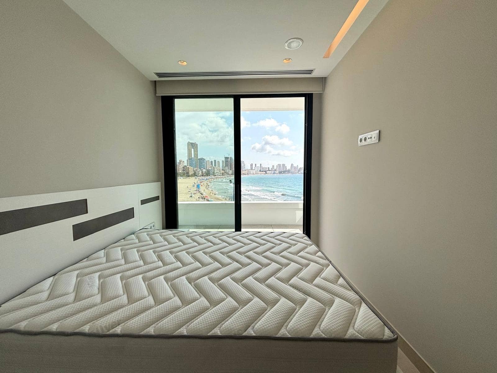 3 slaapkamer Appartement te koop in Benidorm met zwembad garage - € 1.650.000 (Ref: 8663291)