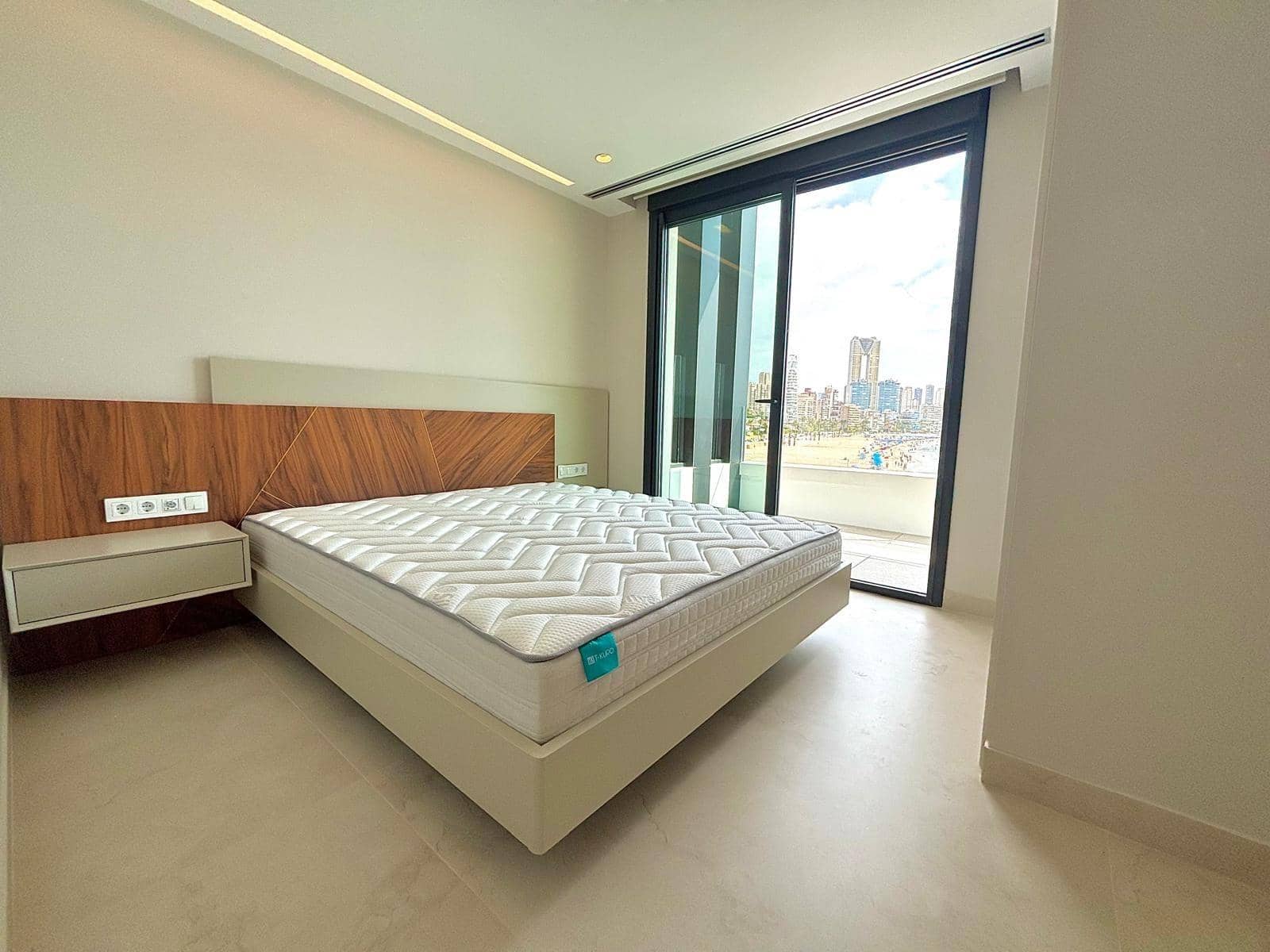 3 slaapkamer Appartement te koop in Benidorm met zwembad garage - € 1.650.000 (Ref: 8663291)