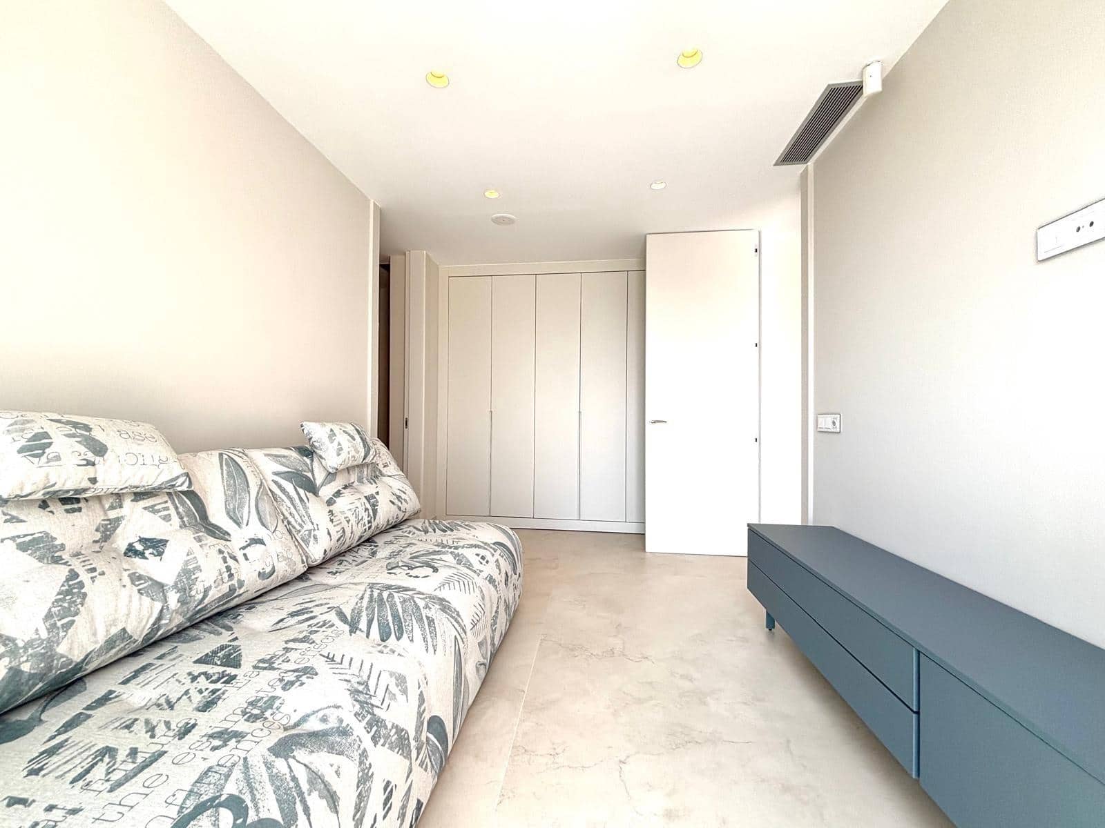 3 slaapkamer Appartement te koop in Benidorm met zwembad garage - € 1.650.000 (Ref: 8663291)