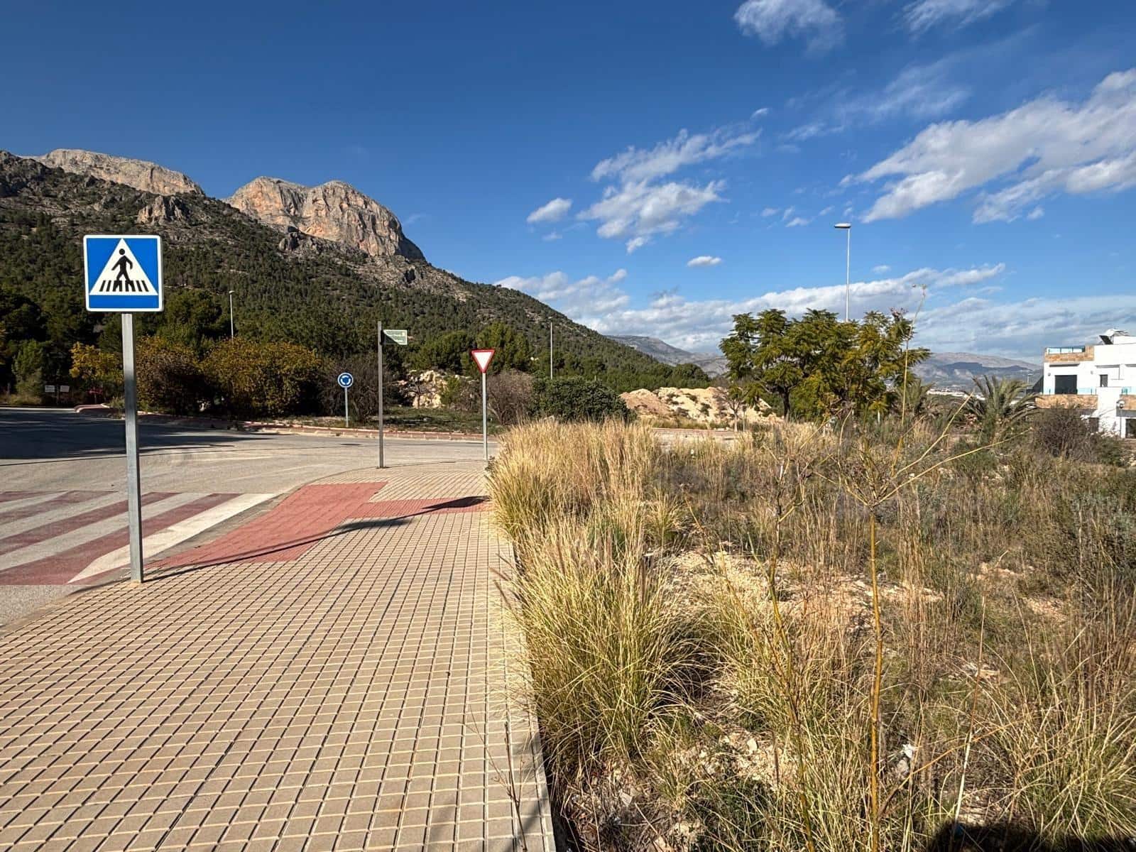 3 makuuhuone Huvila myytävänä paikassa Polop mukana uima-altaan 
autotalli - 430 000 € (Ref: 8781583)