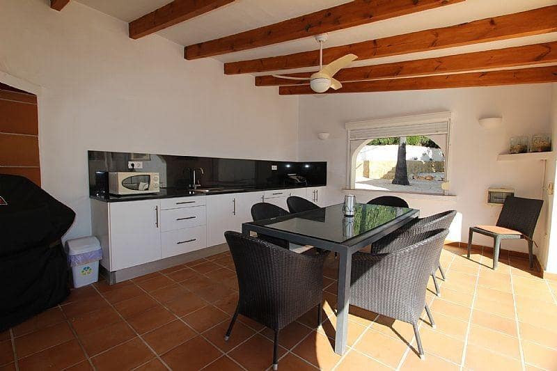 5 soverom Villa til salgs i Calpe / Calp med svømmebasseng garasje - € 695 000 (Ref: 8816142)