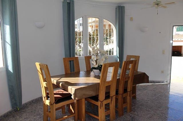 5 bedroom Villa for sale in Calpe / Calp with pool garage - € 695,000 (Ref: 8816142)