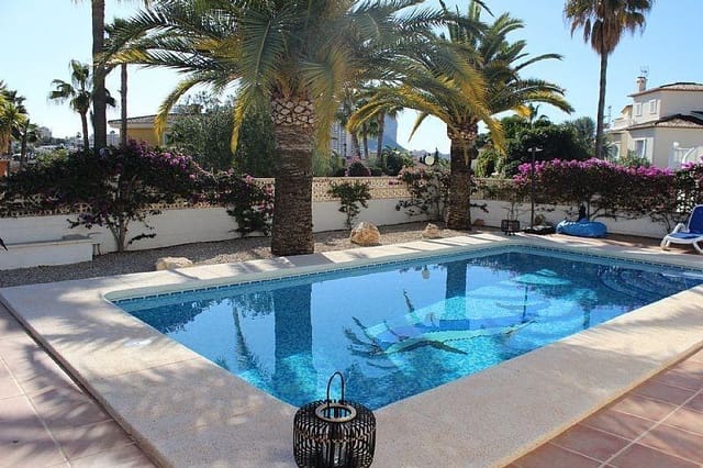 5 bedroom Villa for sale in Calpe / Calp with pool garage - € 695,000 (Ref: 8816142)