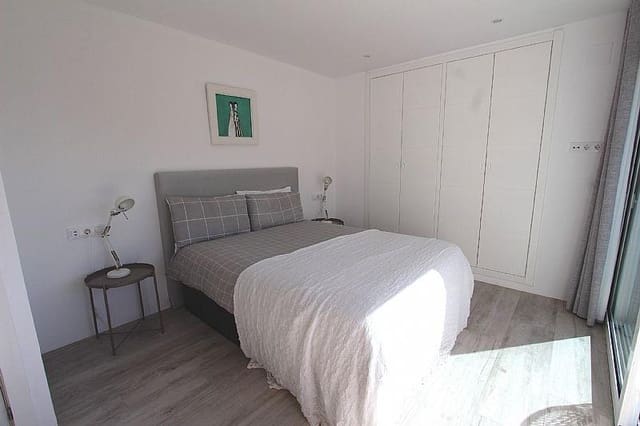 5 bedroom Villa for sale in Calpe / Calp with pool garage - € 695,000 (Ref: 8816142)