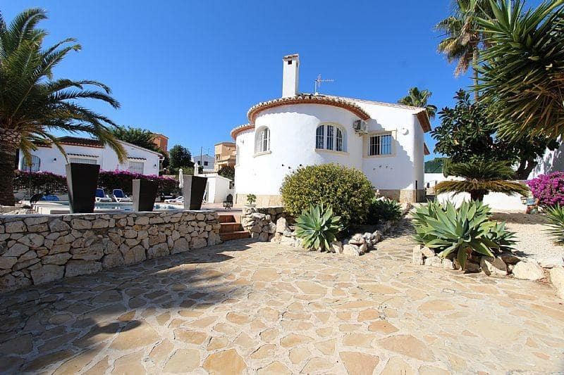 5 makuuhuone Huvila myytävänä paikassa Calpe / Calp mukana uima-altaan 
autotalli - 695 000 € (Ref: 8816142)