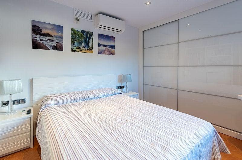 4 bedroom Villa for sale in Calpe / Calp with pool garage - € 2,520,000 (Ref: 8905550)