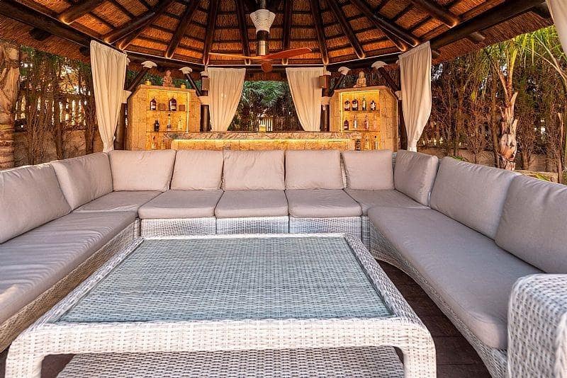 4 bedroom Villa for sale in Calpe / Calp with pool garage - € 2,520,000 (Ref: 8905550)