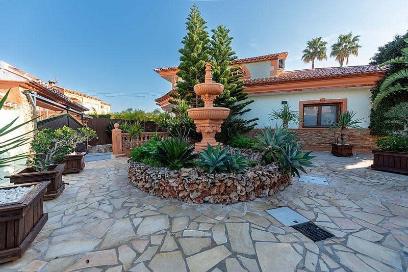 4 bedroom Villa for sale in Calpe / Calp with pool garage - € 2,520,000 (Ref: 8905550)