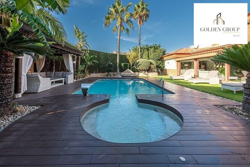 4 bedroom Villa for sale in Calpe / Calp with pool garage - € 2,520,000 (Ref: 8905550)