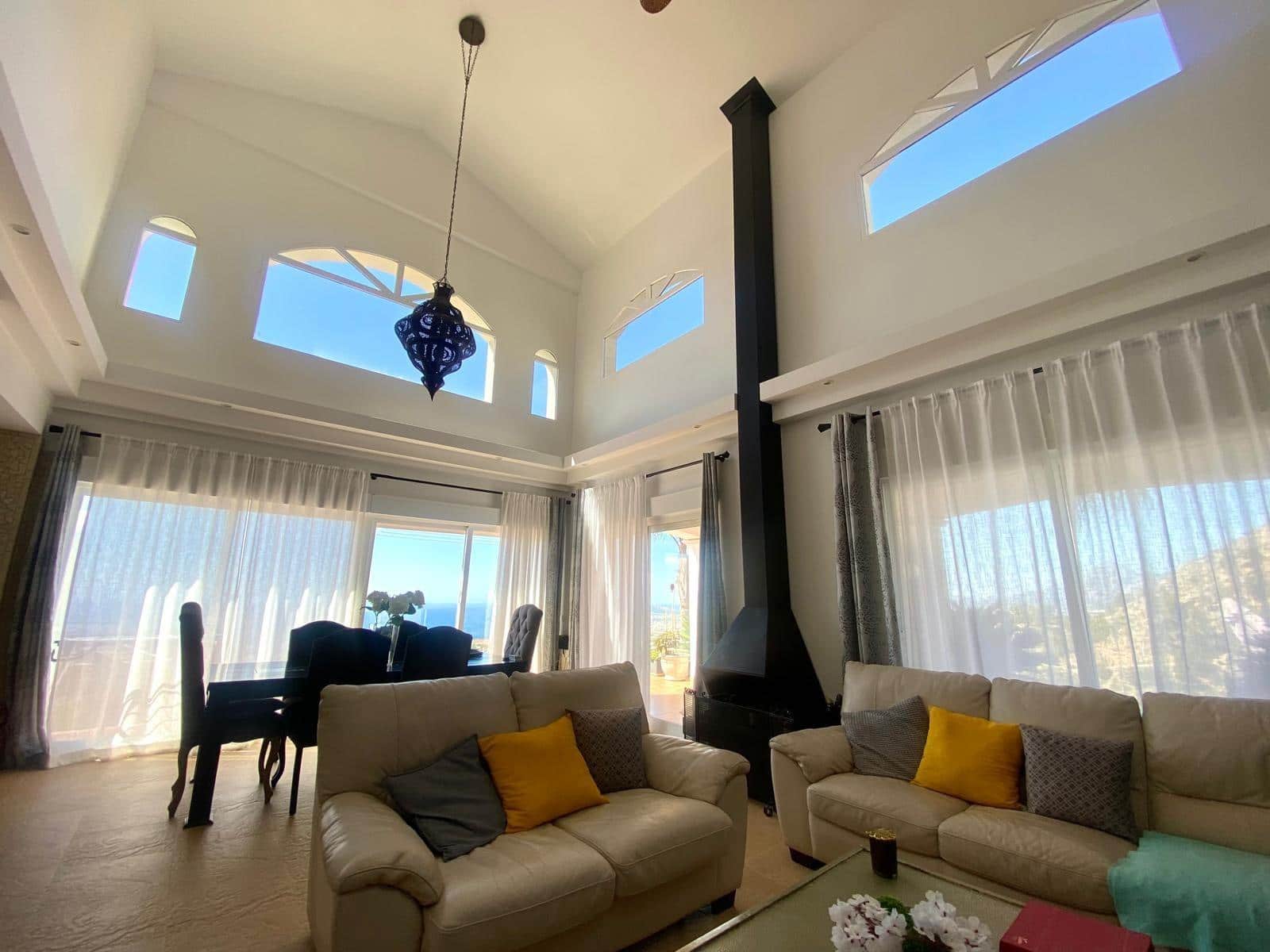 4 bedroom Villa for sale in Altea with pool garage - € 1,550,000 (Ref: 8961744)