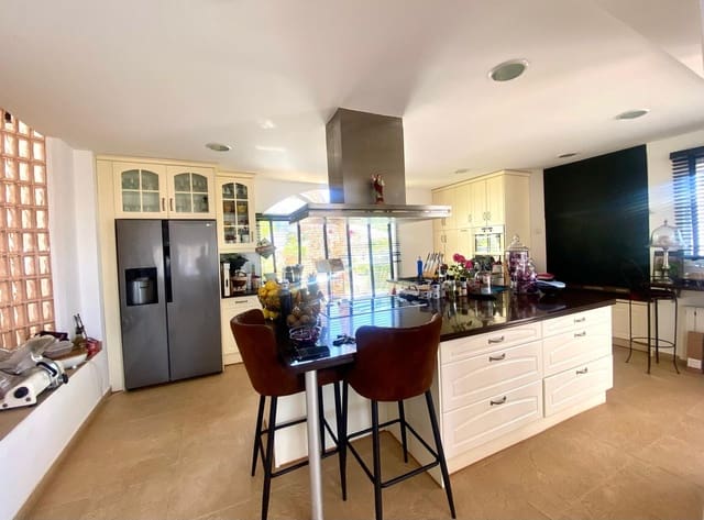 Chalet de 4 habitaciones en Altea en venta con piscina garaje - 1.550.000 € (Ref: 8961744)