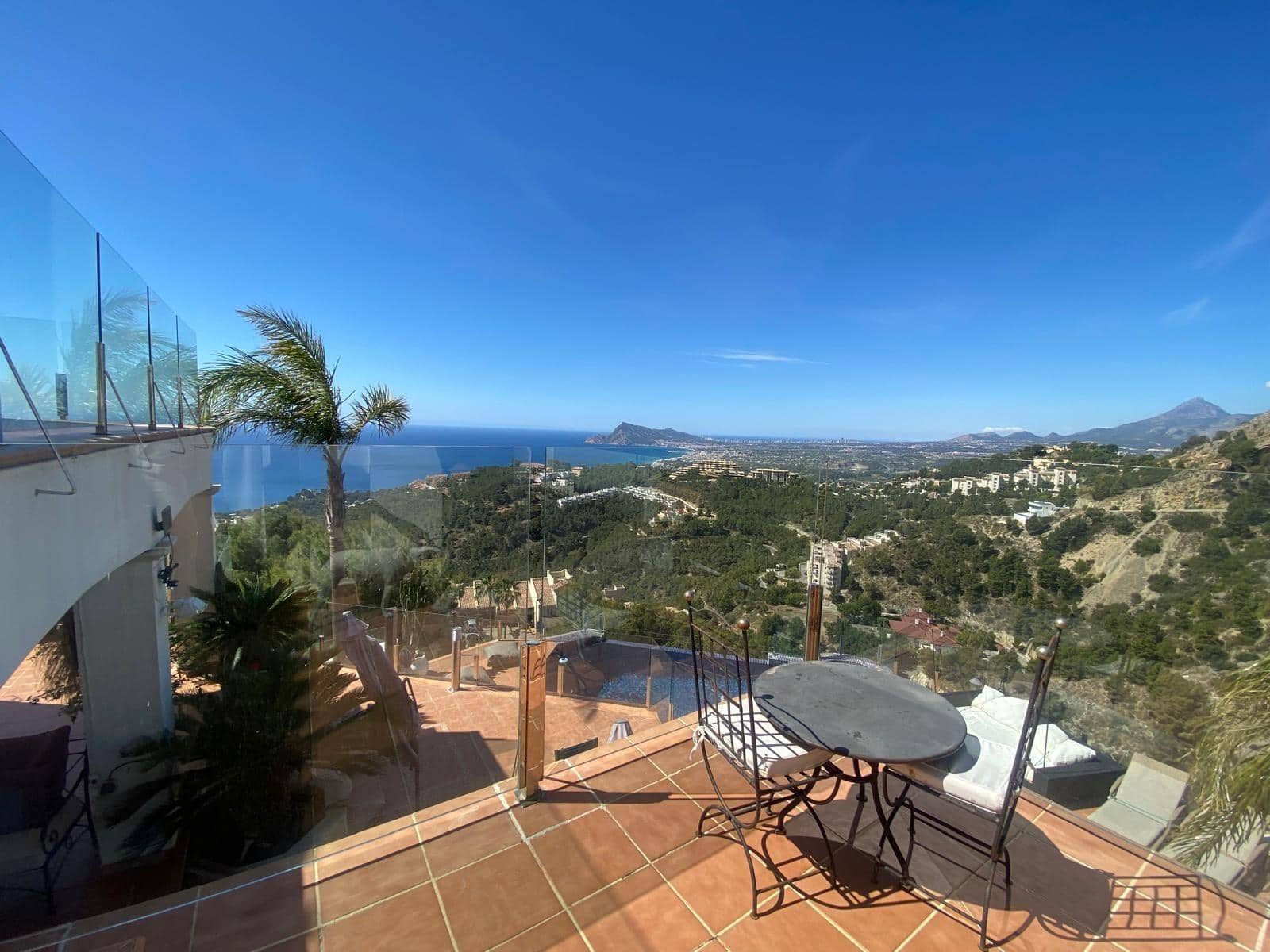 4 bedroom Villa for sale in Altea with pool garage - € 1,550,000 (Ref: 8961744)